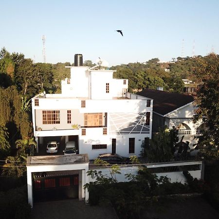 Arusha Royal Bed & Breakfast Bagian luar foto