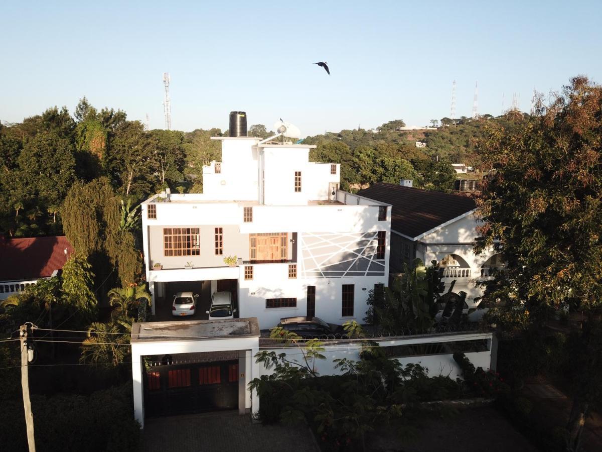 Arusha Royal Bed & Breakfast Bagian luar foto